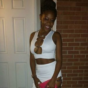 Meet your Posher, Crystal